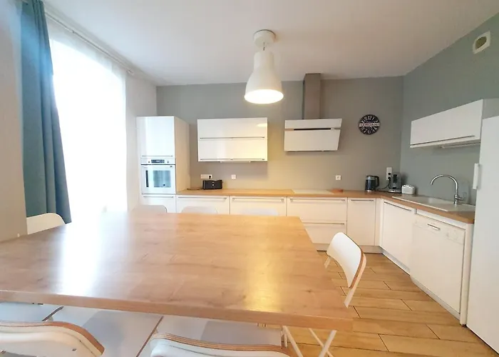 La Pomerelle #terrasse#garage 아파트 Ludesse