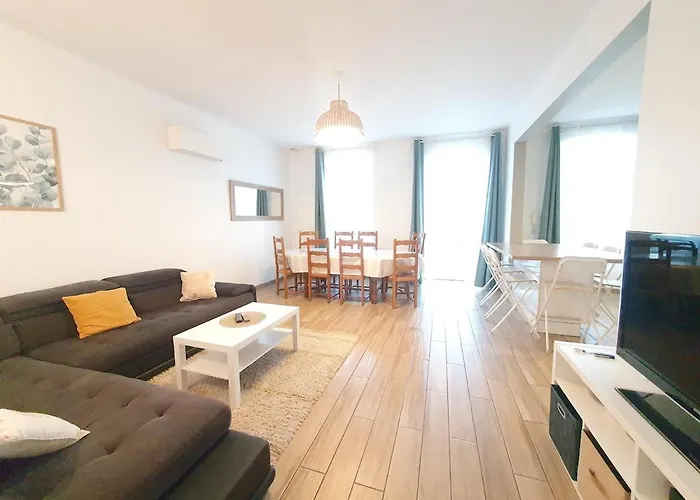 La Pomerelle #terrasse#garage 아파트 *